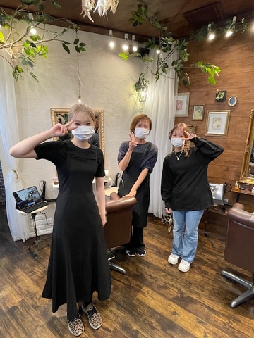 【福間駅前】≪週休2日・実働7時間・営業17時まで・土日休みの相談OK≫交通費orガソリン代全額支給（駐車場完備）スタッフにとってもひだまりのようなサロンを目指しています。あなたのなりたいを叶えるヘアサロン「hair&make SOLA'tio（ヘアーアンドメイクソラティオ）」からアシスタント（美容師）の求人☆★☆