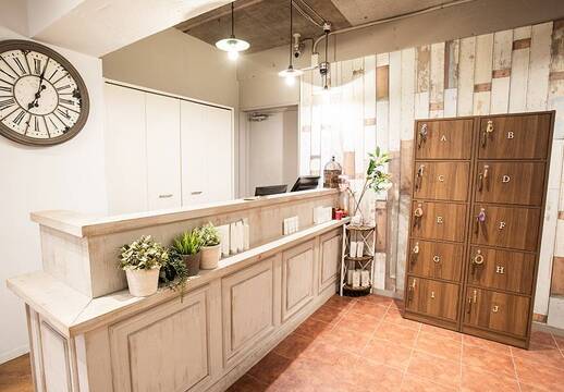 【川崎駅】◆自由出勤制・最低保障給あり・指名料100％還元・◆初めての業務委託でもサロンサポートが充実しており安心して働けます。様々な働き方の希望が叶うサロンAtria united（アトリアユナイテッド）からスタイリスト（美容師）の求人★☆