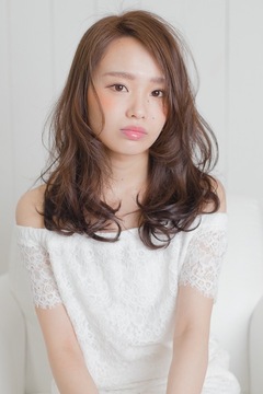 【本八幡】≪昇給あり≫≪土日祝休みOK≫≪社会保険完備≫選べる雇用形態で理想の働き方が叶う！こだわりの薬剤を使用した髪に優しい施術に定評のあるサロン！様々な技術を学ぶことができ、スキルアップしたい方にもオススメです。「MOLCE 本八幡店（モルチェモトヤワタテン）」からスタイリスト（美容師）の求人★☆