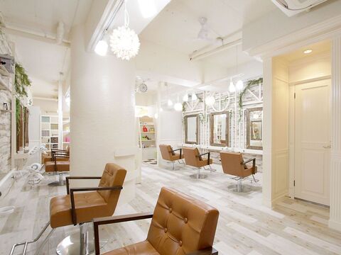 【伊丹駅】≪フリー 40％～47％・指名売上 50％～67％還元≫≪自由出勤制≫≪20 時退店≫≪完全マンツーマン施術≫抜群の集客力により新規のお客様も多数ご来店されています！働きやすい環境作りに力を入れています☆Baby Fairy 伊丹店（ベビーフェアリーイタミテン）からスタイリスト（美容師）の求人☆★☆