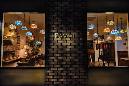 【警固】プロミュージシャンによる生演奏があり、お客様から大好評！！高単価で高い技術売上が狙えます！！人気のヘアサロン「FAVOR 警固店（フェイバーケゴテン）」からスタイリスト（美容師）の求人☆★