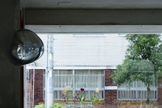 【三ノ宮】≪社会保険完備≫≪営業中レッスンOK≫≪住宅手当あり≫ヘッドスパの習得可能！デビューまでは2年を予定しており、早期デビューを目指している方に必見です！！「2F（ニカイ）」からアシスタント（美容師）の求人★☆