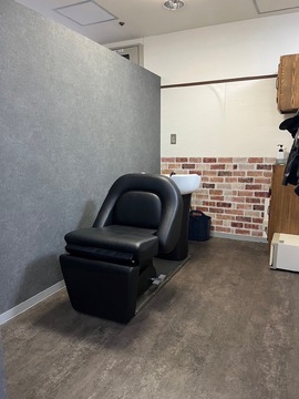 【JR別府駅】≪車通勤OK・社会保険完備・月休8日・有給休暇あり・基本残業無し・パートアルバイトも歓迎≫プライベートも充実させたい方必見！ブランクのある方や働くママさんも大歓迎！予約制の白髪染め専門店 「スマートカラーKirei 別府駅前店（スマートカラーキレイベップエキマエテン）」からカラーリスト（美容師）の求人☆★