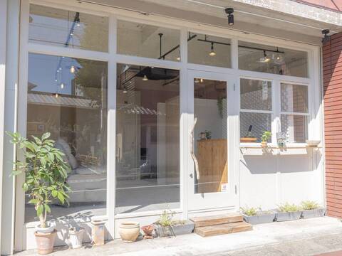 【町田駅】≪完全週休2日制≫≪20時までに退勤可能≫≪実働8時間≫アイリストとして長く働けるよう、無理のない働き方を提供しています！さらに頑張った分だけお給料に還元されるのでモチベーションもアップ！「nail&eyelash CHARM（ネイルアンドアイラッシュチャーム）」からアイリスト（まつげエクステ・まつげパーマ）の求人☆☆