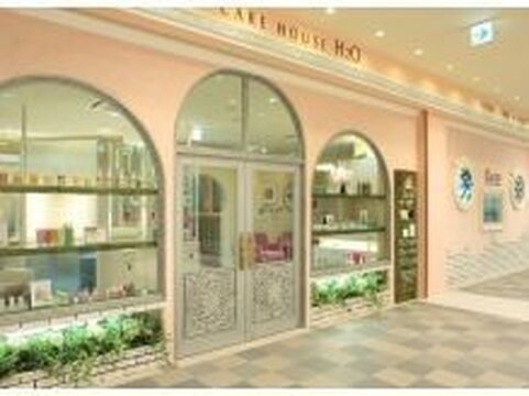 【天王寺】《経験者の方募集》《メニュー充実 》丁寧な施術と大人可愛いデザインが魅力のCuon Nail（ク―オンネイル）からネイリストの募集☆スカルプ・エアブラシ・3Dなど幅広い技術でお客様にクオリティーの高いサービスをご提供しています☆正社員／ネイリスト（ネイルサロン）の求人