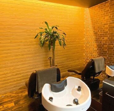 【横田】≪産休育休あり・平均退勤時間19時〜19時30分・社会保険完備≫ブランクがある方でも大歓迎！！お子様のいるスタッフさんも活躍中！！温かい雰囲気のアットホームなヘアサロン「JAM EASE hairmake&spa（ジャムイースヘアメイクアンドスパ）」からアシスタント（美容師）の求人☆★