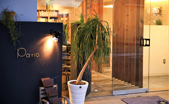 【松井山手】≪月8日休み≫≪月に1度土日どちらかの休みOK≫≪有給100％消化≫≪最短1年半でデビュー可能≫≪営業時間内レッスン可能≫≪社会保険完備≫子育てが落ち着いて復帰した主婦の方も多く活躍中◎スタッフ同士の仲がすごく良く離職率が低いトータルビューティーサロン「Patio（パティオ）」からアシスタント（美容師）の求人☆★☆