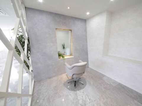 【島崎町】≪フリー45％／指名50％≫≪最低保証給あり≫≪マンツーマンで施術OK≫勤務体制が選べる環境！薬剤なども豊富なので、単価も上げやすい！「GOD’S（ゴッズ）」からスタイリスト（美容師）の求人☆★