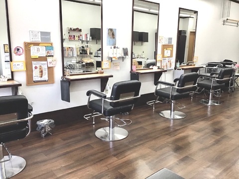 【大学駅】≪日曜定休あり・営業時間17時まで・社会保険完備・子育て中の美容師さん大歓迎・1日3時間、週3日から勤務OK・着付けも学べる≫大学生を中心に10～20代のお客様がご来店されています！アットホームな雰囲気でお客様と一緒に楽しく働けるヘアサロン「AMUSE pepe（アミューズペペ）」からスタイリスト（美容師）の求人☆☆