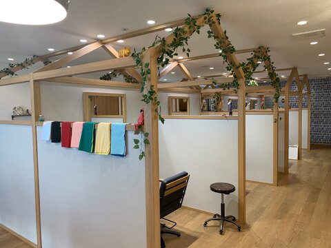 【惣利】≪完全週休二日制・社会保険完備・平均退勤時間18時≫地域密着型のアットホームヘアサロン！スタッフさん思いのオーナーさんと一緒にサロンをつくりませんか ？「1LDK Hair Room カミノキモチ（ワンエルディーケーヘアルームカミノキモチ）」からスタイリスト（美容師）の求人☆★