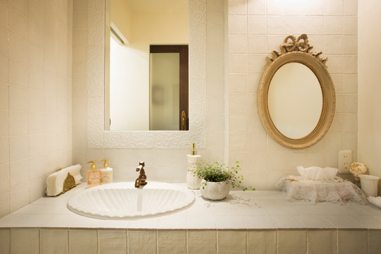 【烏丸】◆社会保険完備◆カット入客チャンスが多い◆スタッフ同士やオーナーさんとの距離が近い！予約が空いていれば早上がりなど、フレキシブルに働いていけるembellie（アンベリー）からスタイリスト・Jr.スタイリスト（美容師）の求人☆★☆