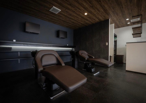 【古志原】≪完全週休二日制・社会保険完備・業務委託も募集中≫デザインカラーのお客様も多数ご来店！集客好調のヘアサロン「charme hair 松江店（シャルムヘアーマツエテン）」からスタイリスト（美容師）の求人☆★