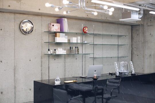 【新大宮】高単価な委託サロン。ブリーチが好きな方や撮影が好きな方にオススメ。一緒に美容師として成長してくださる方をお待ちしています！「Toujours（トゥジュー）」からスタイリスト（美容師）の求人☆★☆