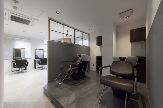 【大宮】≪最短1年でのデビューを目指せる！≫≪社会保険完備≫≪有給休暇あり≫好待遇で働くことができます！髪質改善メニューが人気！フランスの三ツ星をとったハーブティーと美容室のコラボレーションサロンです！「ALLMYTEA Beauty more+（オールマイティービューティーモア）」からアシスタント（美容師）の求人☆☆