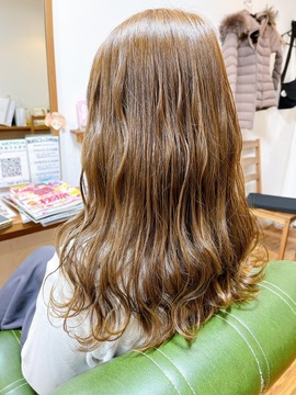 【平野】≪社会保険完備≫≪薬剤やメニューの相談OK≫≪19時までに退勤可能≫≪ママさん歓迎・勤務時間の相談可能≫幅広い客層のお客様が来店されるサロン！落ち着いた雰囲気の内装も人気の秘訣！「hair art lino（ヘアアートリノ）」からスタイリスト（美容師）の求人☆★