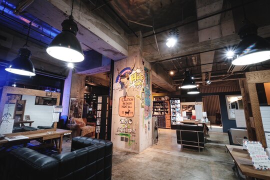 【大橋駅】≪月給25万円スタート・社会保険完備・レッスン強制なし≫幅広いスタイルはもちろん若いお客様にはフェードスタイルが人気！！スタッフ全員で働きやすいサロンを作り男性へ癒しの空間を提供するシックでお洒落なメンズサロン「TAO（タオ）」からスタイリスト（美容師・理容師）の求人☆★