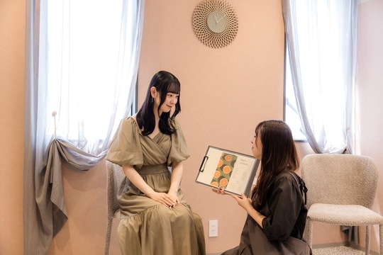 【紀伊駅】≪社会保険完備≫≪完全週休2日制≫≪土日休み月2回までOK≫≪髪色・ネイル自由≫≪ママさんの応募歓迎≫≪未経験OK≫仕事とプライベートを充実！充実した就業条件！「meQu eyelash salon（メクアイラッシュサロン）」からアイリスト（まつげエクステ・まつげパーマ・アイブロウ）の求人☆☆