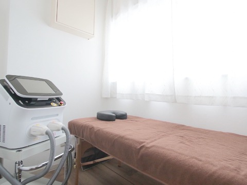 【武庫之荘】≪社会保険完備≫≪年間休日120日≫≪土日休みOK≫≪実働8時間≫アイラッシュとネイルを扱うトータルビューティーサロン！融通が利きやすいので、あなたに合った働き方をご相談ください！「Foo flow（フーフロー）」からアイリスト（まつげエクステ・まつげパーマ）の求人☆☆