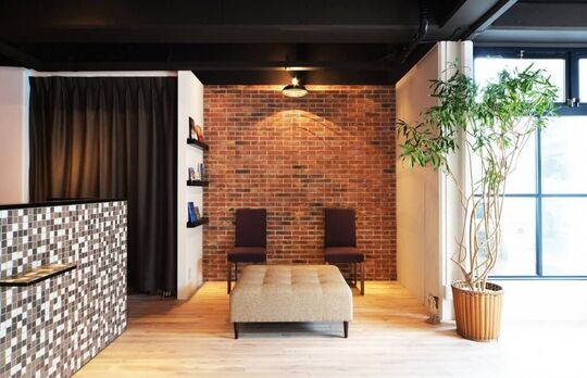 【和泉府中】≪月給20万円≫≪完全週休2日制≫≪社会保険完備≫≪有給休暇あり≫好条件で充実した待遇、教育面も充実しているので安心して長く働く事が可能です！『DOUBLE CONNNECTION（ダブルコネクション）』からアシスタント（美容師）の求人☆★☆