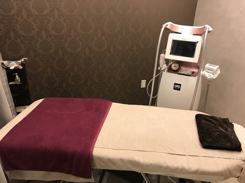 【西宮北口】≪社会保険完備≫≪月9日休み≫≪産休育休取得実績あり≫≪未経験・新卒生OK≫美容に興味がある方大歓迎！外部講習・セミナーなど学べる環境が充実しているため、安心して技術習得ができますよ！「ESCOS 西宮北口店（エスコスニシノミヤキタグチテン）」からエステティシャンの求人☆☆