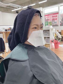 【雑餉隈駅】≪社会保険完備≫パートアルバイトも大募集！！ママさんも多く皆で助け合いプライベートも充実し、長くお仕事できる環境です！！リーズナブルな価格で多くのお客様と関わる「HASUCOLOR 雑餉隈店（ハスカラーザッショノクマテン）」からカラーリスト（美容師・理容師）の求人☆★