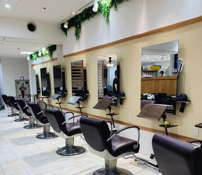 【名谷】≪男女問わず産休育休の取得実績あり！≫≪完全週休2日≫≪奨学金支援制度あり≫平均19時退勤・土日休みの取得可能など働きやすさ抜群のサロンです！「PAR-TY大丸須磨店（パーティダイマルスマテン）」からアシスタント（美容師）の求人☆★