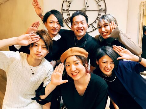 【伏見桃山】≪社会保険完備！カットから学ぶこともできるので、早期デビュー可能≫美容に対しての気持ちは熱く、オーナーさんやスタッフさんはとても暖かい！uit（ユイト）からアシスタント（美容師）の求人☆★