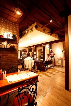 【大和八木】お客様に多く来ていただいているので、入客チャンス有り★産休・育休から復帰のパートさんも大歓迎LADY BUG 八木店（レディーバグ ヤギテン）からスタイリスト（美容師）の求人☆★