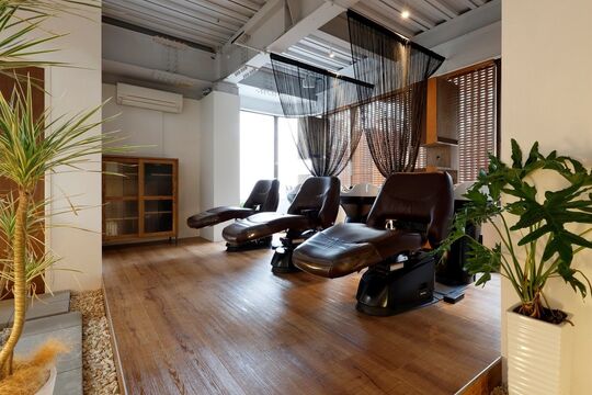 【宝塚駅】≪完全週休2日制≫≪最大9連休可能≫≪平均退社時間20時≫≪社会保険完備≫≪空き時間のレッスンOK≫エリアNO1のヘアデザイン力を誇る人気のサロン！楽しく働けるような環境を整えており、プライベートも充実できます♪Ciel HAIR DESIGN（シエルヘアーデザイン）からアシスタント（美容師）の求人☆★