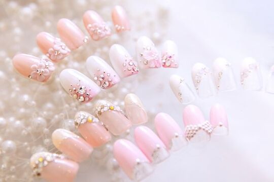 【梅田】社会保険完備☆整った福利厚生！技術力の高いスタッフさんの中で技術を磨きながらオンリーワンのサロンを作り上げていきませんか ♪”NachuNail（ナチュネイル）”からネイリスト（ネイル）の求人♪