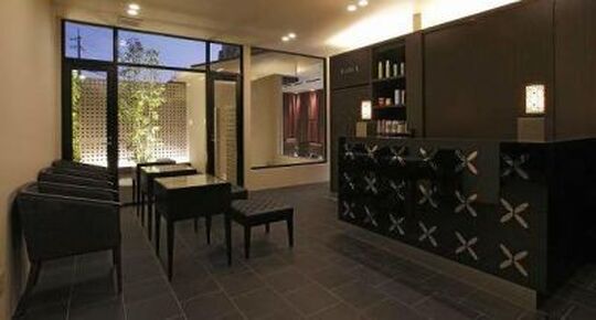 【近鉄八尾】スパサロンもオープン！「心も髪もキレイに」をモットーに安心・安全にこだわるサロン☆個室で提供するスパやネイルが好評のトータルビューティーサロン「bianca（ビアンカ）」からアシスタント・スパニスト（美容師）の求人☆☆