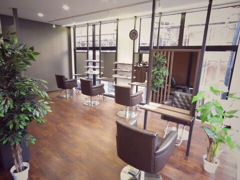 【通町筋】≪最短1年でスタイリストデビュー≫≪営業中レッスンOK≫あなたのペースに合わせて無理なくレッスンを進めていきましょう！オーナーさんから直接技術を学べるヘアサロン「Rook HAIR AND BEAUTY SALON（ルークヘアーアンドビューティーサロン）」からアシスタント（美容師）の求人★☆