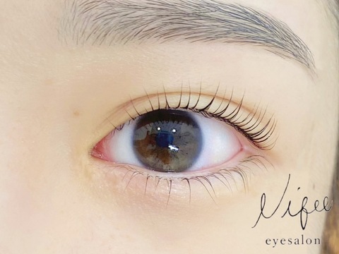 【西宮駅】≪完全週休2日制≫≪社会保険完備≫≪19時閉店≫≪土日休みOK≫施術時間がゆったりとしているため、お客様と丁寧に関われる！少人数だからこそ風通しのいいサロンです！「eyesalon Nifee（アイラッシュニフェ）」のアイリスト（まつげエクステ・まつげパーマ・アイブロウ）求人☆☆