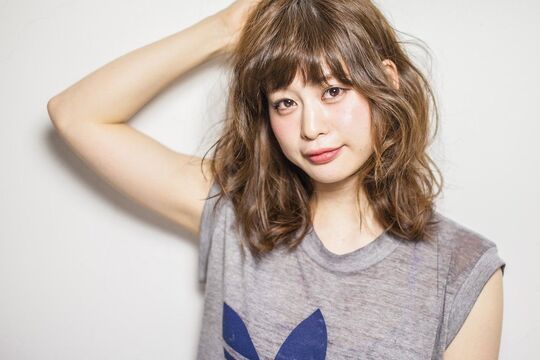 【烏丸】≪社会保険完備≫≪入客チャンスあり≫≪夏季冬季休暇あり（各4,5日）≫新規のお客様もたくさん来られているので自分の顧客にできますよ♪20代の方を中心に大人気のヘアサロン！「JILI（ジリ）」からスタイリスト（美容師）の求人☆☆