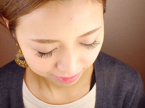 【天神】≪未経験OK・まつげパーマメニューあり・社会保険完備・研修中もお給与あり≫アットホームな雰囲気でスタッフさんも仲良し！福利厚生も整っており安心してお仕事できます！「Eyelash amour（アイラッシュアムール）」からアイリスト（まつげエクステ・まつげパーマ）の求人☆☆