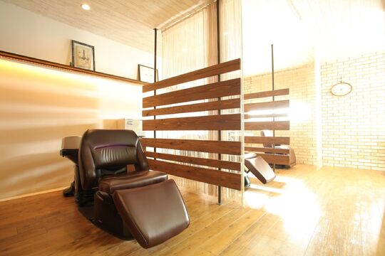 【社】≪社会保険完備≫≪完全週休2日制≫≪交通費全額支給≫≪車通勤可能！≫地域トップクラスの集客力＆しっかり接客にも力を入れているのでリピート率も高い人気サロン「Be Shine 社店（ビィシャインヤシロテン）」からスタイリスト（美容師）の求人☆★