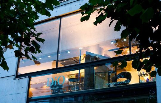 【阪急御影】≪月給20万円スタート≫≪実働8時間≫≪社会保険完備!!≫≪完全週休2日制！≫長く働き続けられる環境がGOOD♪しっかりと技術を学べます!!明るいスタッフさんが多いアットホームな人気サロン“DiO（ディオ）”アシスタント（美容師）の求人☆★☆