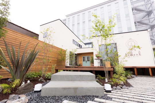 【伊賀鉄道上野市駅】≪月8,9日休み≫≪最短2年でスタイリストデビュー≫≪社会保険完備≫≪オシャレな内装≫郊外からトレンドヘアーを習得できます！「i:deal（イディール）」からアシスタント（美容師）の求人★☆