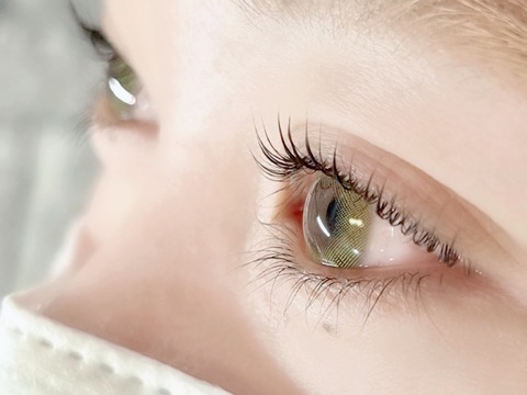 【高宮駅】≪未経験OK・無料のスクール制度あり・研修中も給与あり・社会保険完備・20時迄に退勤可能≫無料のスクール制度があるため未経験の方も安心して働くことができます！幅広い年代のお客様から愛されるアイラッシュサロン「BK-EYELASH 高宮（ビーケーアイラッシュタカミヤ）」からアイリスト（まつげエクステ・まつげパーマ・アイブロウ）の求人☆☆