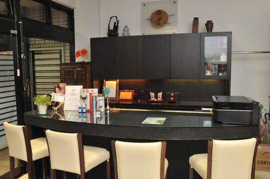 【千里丘】≪完全週休2日制≫≪18時には営業終了≫アシスタント業務のみやりたいママさん美容師も歓迎！レッスンは自分のペースで行うので、プライベートの時間も調整しやすいです！これから一緒に成長していってくださる方をお待ちしています！！「あとりえ 月の庭 （アトリエツキノニワ）」からアシスタント（美容師）の求人☆☆