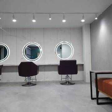 【梅田】≪アットホームな環境≫≪髪質改善専門店≫≪土日休み月1回OK≫≪客層20代メイン≫一人ひとりの髪に合わせたトリートメントを提供！丁寧な接客と落ち着いた内装が大人女性に人気！「EKOLU 北梅田（エコルキタウメダ）」からスタイリスト（美容師）の求人☆★