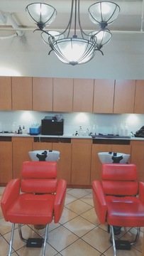 【阪急伊丹】≪社会保険完備≫≪週休2日or3日制≫≪20時までには退勤可能≫完全予約制のマンツーマンサロン！お休みをしっかりとりながら、無理な入客もなく安定して稼げます！働きやすい環境なので長く仕事を続けられますよ！「Dears 伊丹店（ディアーズイタミテン）」からスタイリスト（美容師）の求人☆★☆