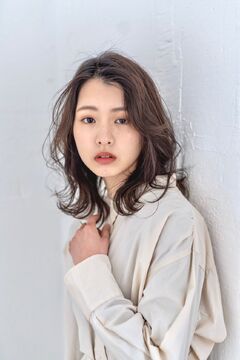 【豊中駅】≪週休日2日で年間休日107日≫≪社会保険完備≫ブランクのある方もOKです！安心の高待遇!!豊中の閑静な住宅地にある、地域密着型アットホームなサロン「lily（リリー）」からスタイリスト（美容師）の求人☆★☆