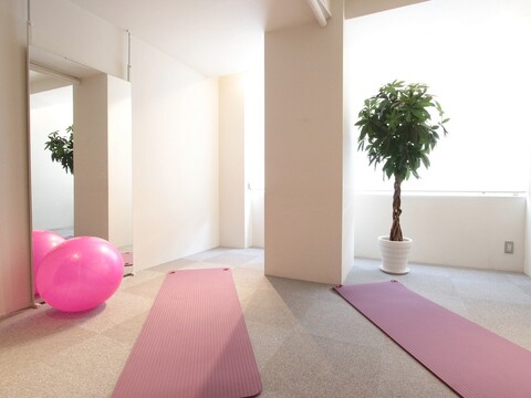 【北新地】≪未経験OK≫≪完全週休二日制≫≪社会保険完備≫≪オールハンド痩身≫未経験からでも歓迎！研修体制もバッチリでインド痩身マッサージをしっかりと習得できます！「Physical Beauty Lab LUNASIA大阪店（フィジカルビューティーラボルナシアオオサカテン）」からエステティシャンの求人☆☆