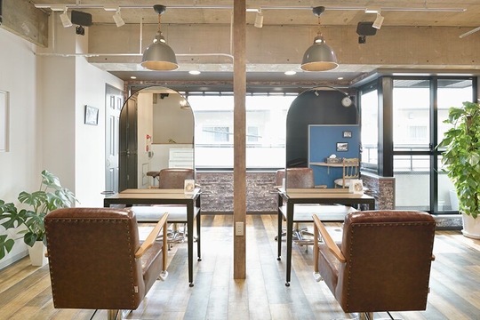 【池尻大橋】≪完全週休2日≫≪社会保険完備≫≪実働8時間≫≪スタイリストオンリーサロン≫マンツーマン接客でお客様と丁寧に向き合えるサロンです！プライベートと仕事を両立したい方にもオススメ！アグジュアリーな雰囲気で、大人女性に人気のサロン「Acmi 池尻大橋（アクミィイケジリオオハシ）」からスタイリスト（美容師）の求人☆★