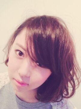 【太子橋今市】◇◆月7,8日の休み◆2年以内でのデビュー可能◆◇白を基調としたナチュラルな店内が居心地の良さ◎♪少人数制のサロンなので、ゆったりとお客様を関わっていく事ができます！antime hair design(アンティム ヘア デザイン)からアシスタント(美容師)の求人★☆