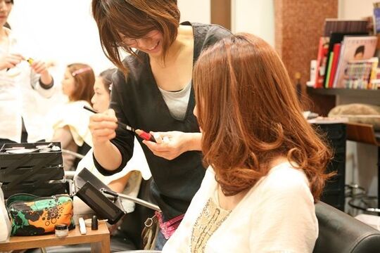 【芦屋】最短2年でスタイリストデビュー可能！近隣の幅広い層のお客様から支持されている、地域密着型のサロン「HAIR STUDIO CREAM（ヘアースタジオクリーム）」からアシスタント（美容師）の求人★☆