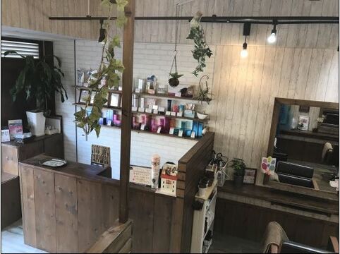 【豊中駅】≪月給18万5千円スタート！≫≪社会保険完備≫≪毎日18時台に退勤可能≫≪営業中レッスン推奨！夜レッスン無し≫≪産休実績あり！≫≪20時までに退勤可能！≫自分の働き方が選べる♪有給も取りやすく、男性も女性も働きやすい地域密着型のサロン！Baby Step（ベイビー ステップ）からアシスタント（美容師）の求人☆★