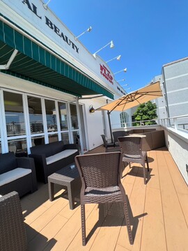 【松原】≪月9日休み&有給休暇あり≫≪実働8時間≫≪社会保険完備≫≪住宅手当あり≫地域郊外型の人気トータルビューティーサロン！アイラッシュやネイル、着付けなど幅広い技術を学ぶことが可能です！理容も併設！「FLAP COMPANY 松原店（フラップカンパニーマツバラテン）」からスタイリスト（美容師・理容師）の求人☆★