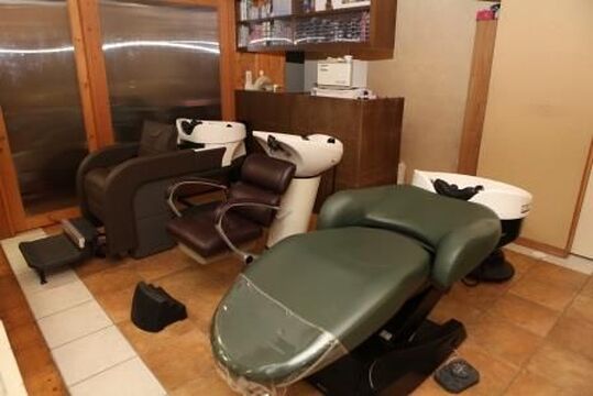 【北大路】≪月給23万円〜≫≪月7,8日休み≫≪社会保険完備≫プライベートを充実させられる好条件多数！地域密着型のアットホームサロン「ヘア ステージO2（ヘアステージオーツー）」からスタイリスト（美容師）の求人★☆